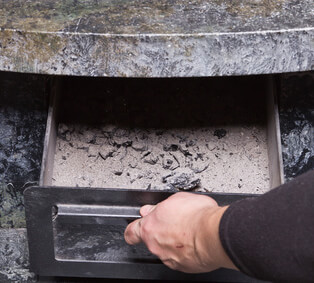 Kaminofen reinigen: Verpassen Sie Ihrem Ofen eine Beautykur!